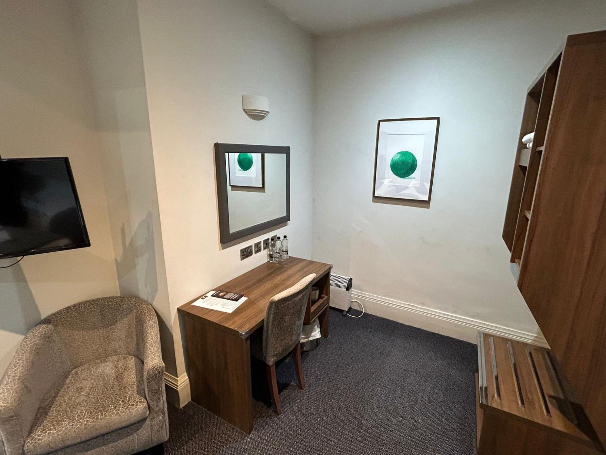 The Hind Hotel Wellingborough Habitación foto