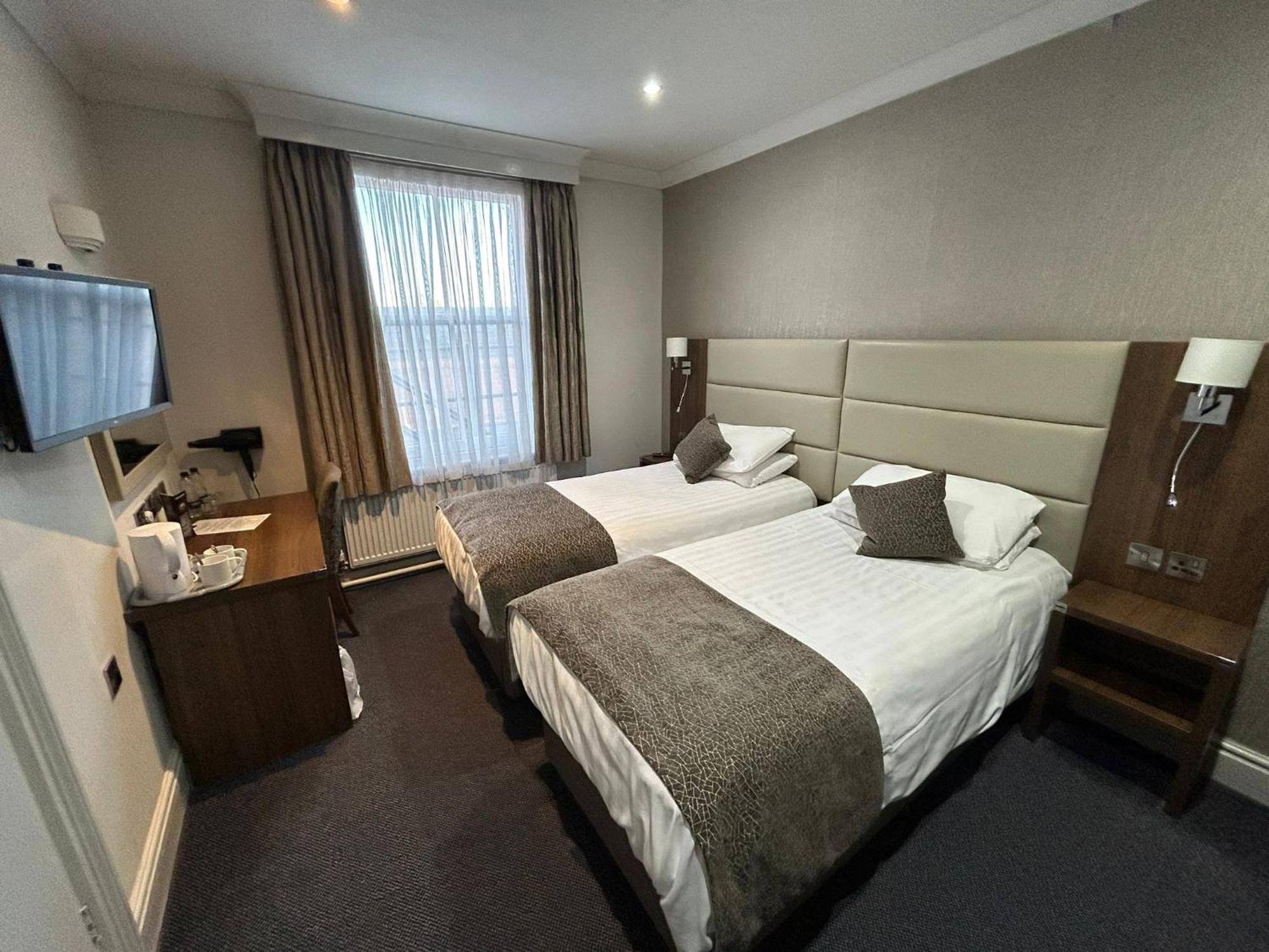 The Hind Hotel Wellingborough Habitación foto