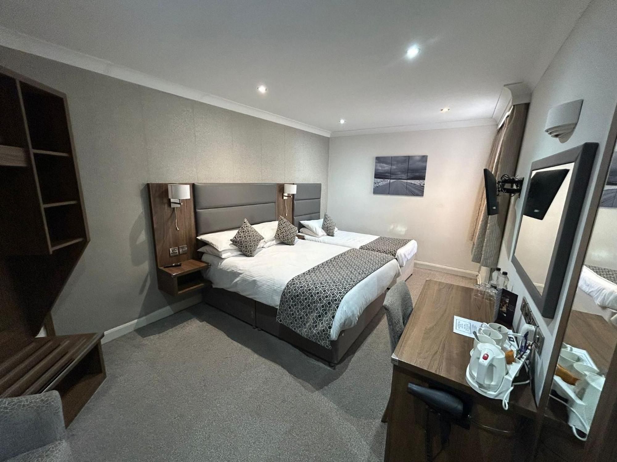The Hind Hotel Wellingborough Habitación foto